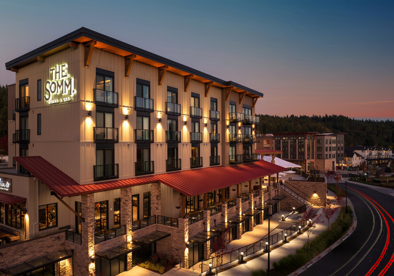 Somm harvest woodinville 0007 the somm exterior evening